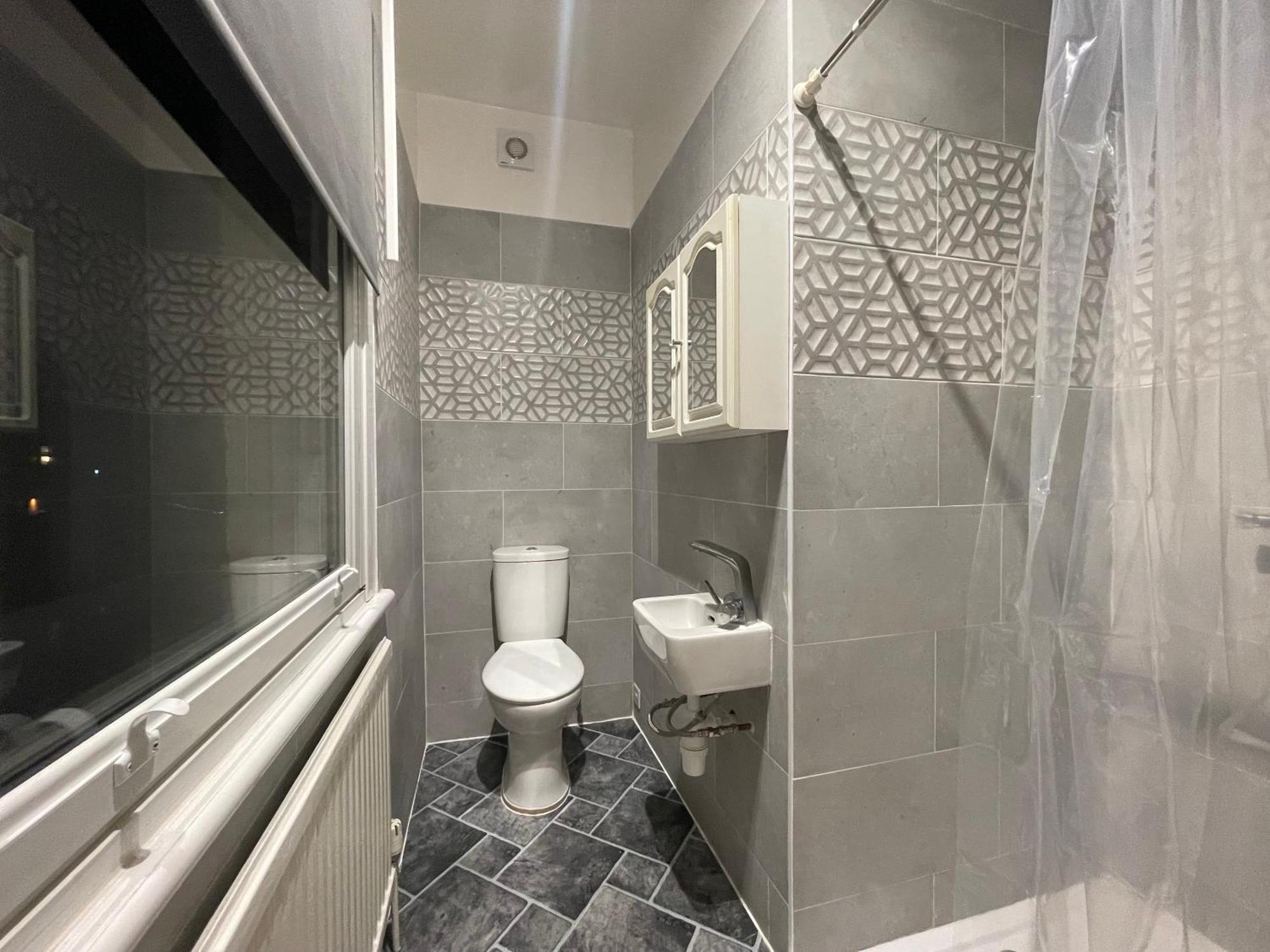 Room With Private Bathroom And Shared Kitchen London Exteriör bild