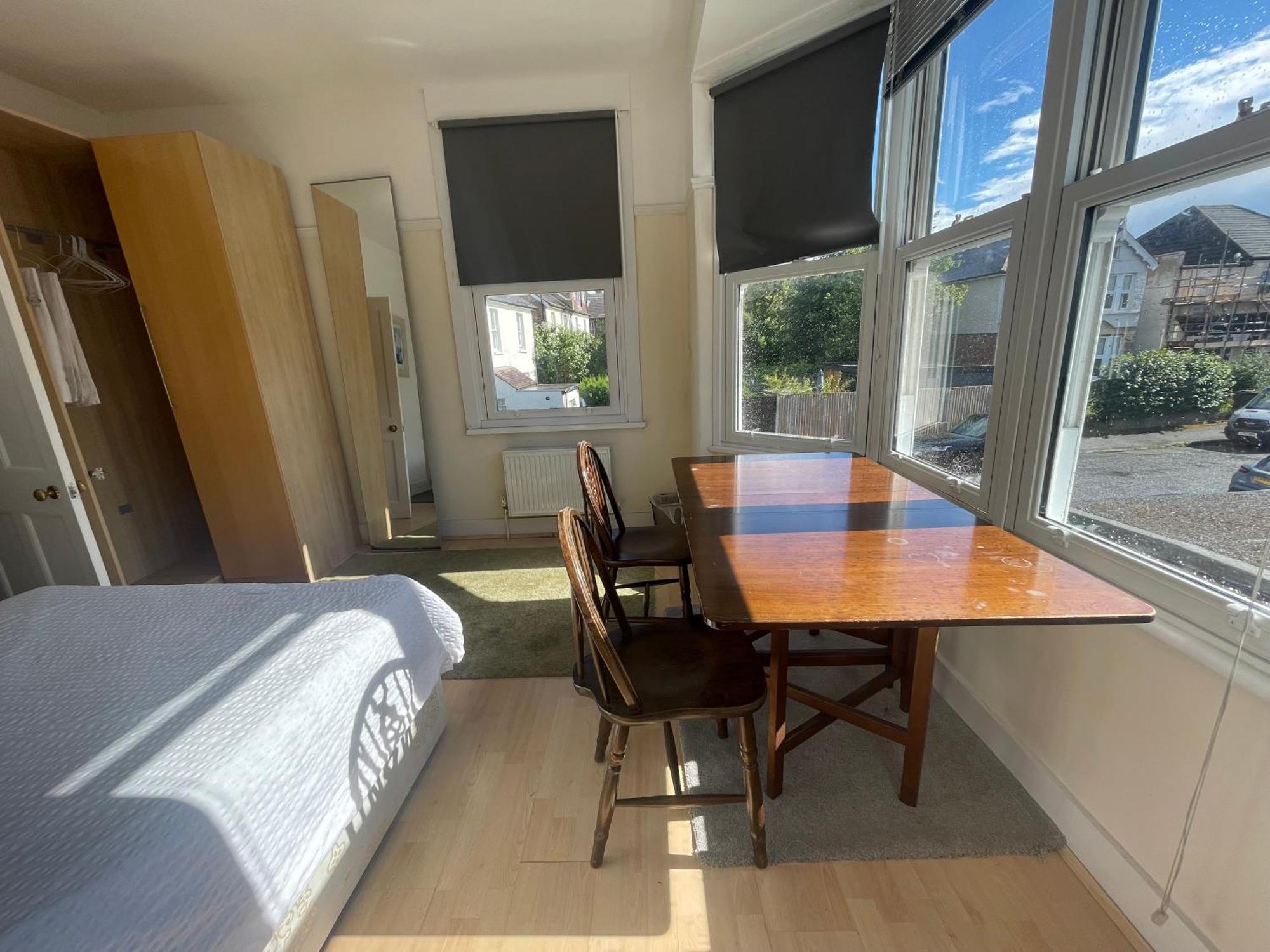 Room With Private Bathroom And Shared Kitchen London Exteriör bild